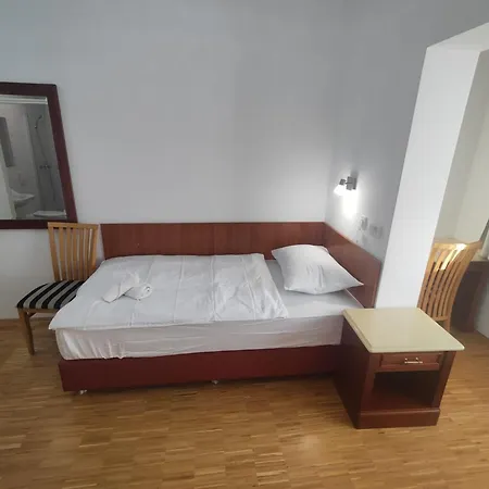 Hotel Jelena Brnaze